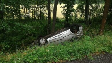 Opady deszczu - policjanci apelują o ostrożność na drodze