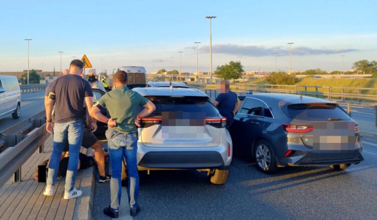 Do Berlina pociągiem, z powrotem kradzioną toyotą - dynamiczne zatrzymanie na moście