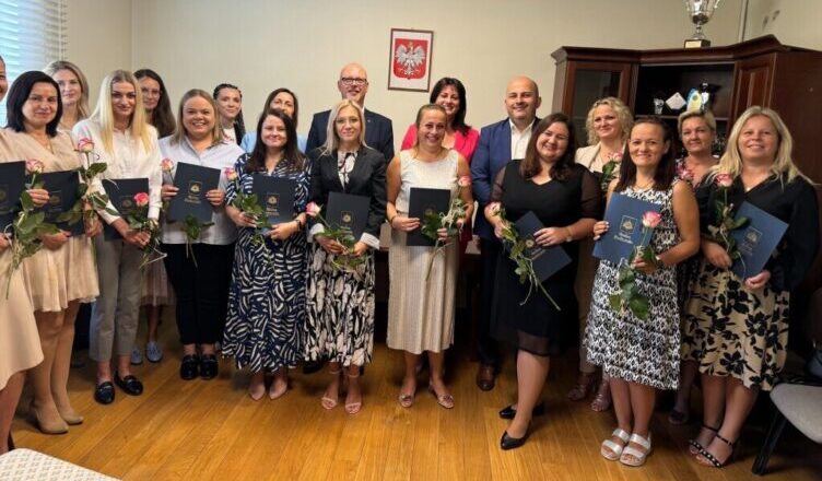 Radzymin - wręczenie aktów nadania stopnia nauczyciela mianowanego