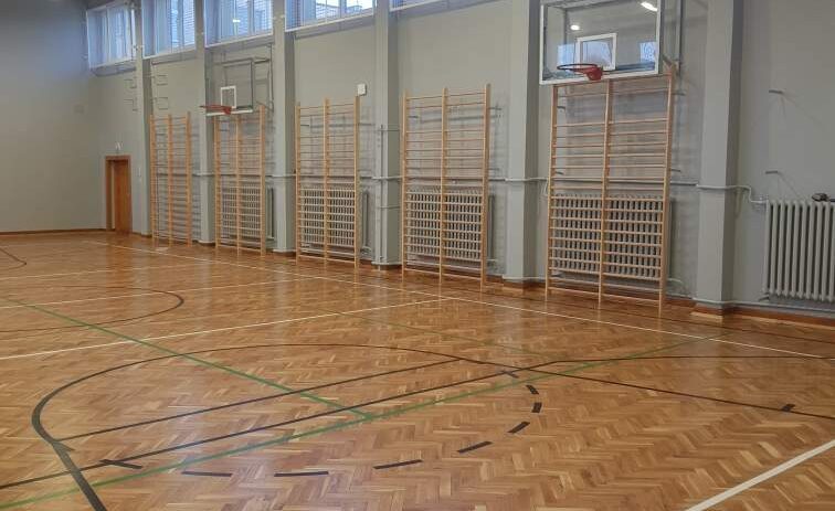 Sala gimnastyczna w Zespole Szkół Ekonomicznych w Wołominie zyskała nowy blask