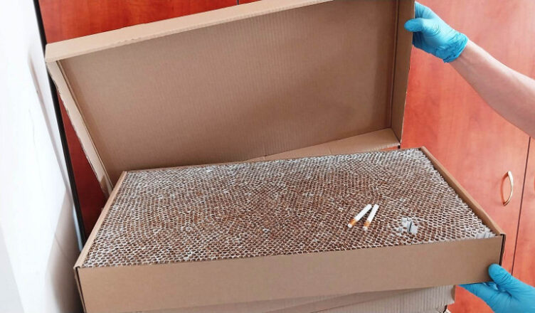 Policjanci rozbili dziuplę z nielegalnymi papierosami