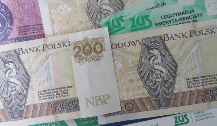 ZUS: Wcześniejsze wypłaty emerytur i rent