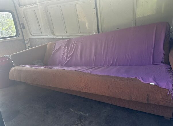 Pasażerów przewoziła na wersalce