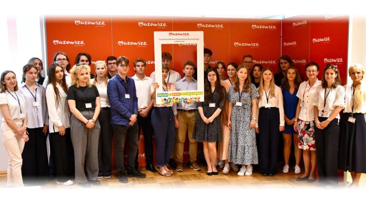 Studenci chcą praktykować u marszałka