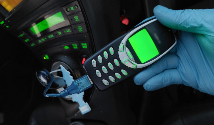 Wpadł na gorącym uczynku jadąc dopiero co skradzioną toyotą [wideo]