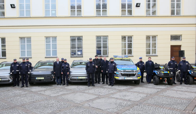 7 nowoczesnych pojazdów za blisko 1,5 mln zł. w rękach Komendy Stołecznej Policji