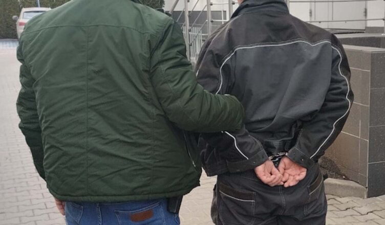 Skuteczna praca policji w Stanisławowie - sprawcy podpalenia zatrzymani