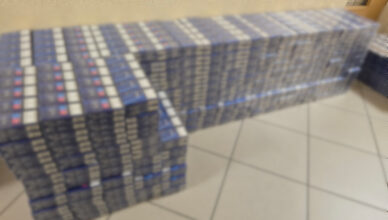 Magazyn samochód i mieszkanie z „lewymi” papierosami