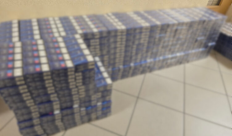 Magazyn samochód i mieszkanie z „lewymi” papierosami