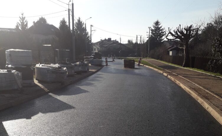 Ząbki - ulica Nowa z pierwszą warstwą masy bitumicznej