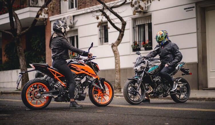 Letnie kurtki motocyklowe – funkcjonalność i komfort termiczny