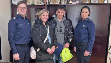 15-latek odparł atak nożownika w autobusie. Wyrazy uznania od siedleckiej policji