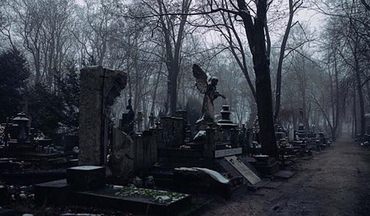 Sprawy zbezczeszczenia grobów z finałem w sądzie. Motywy sprawców zaskakują.