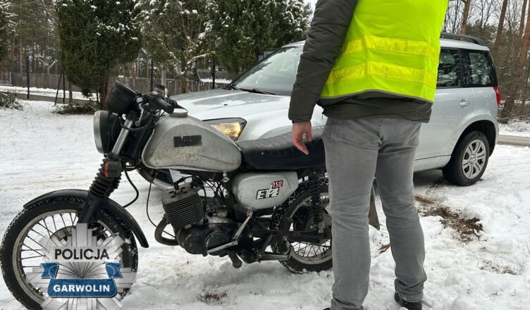 Ukradł motocykl i przewiózł go… kradzioną przyczepką. W mieszkaniu miał broń i narkotyki.
