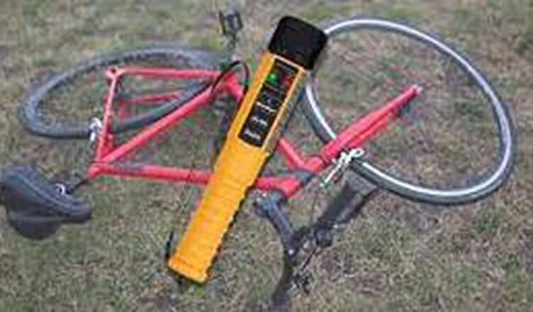 Pijany rowerzysta wjechał wprost pod koła osobówki