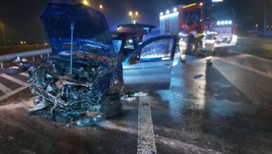 Wypadek drogowy na DK 50. 45-letni kierowca pod wpływem alkoholu oraz z sądowym zakazem prowadzenia pojazdów mechanicznych