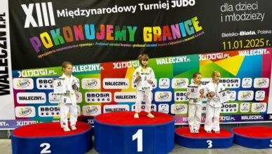 Zielonka z medalami w karate i judo