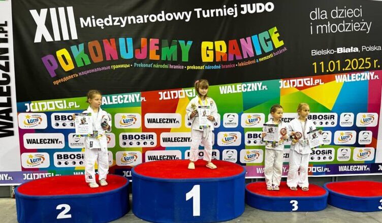 Zielonka z medalami w karate i judo
