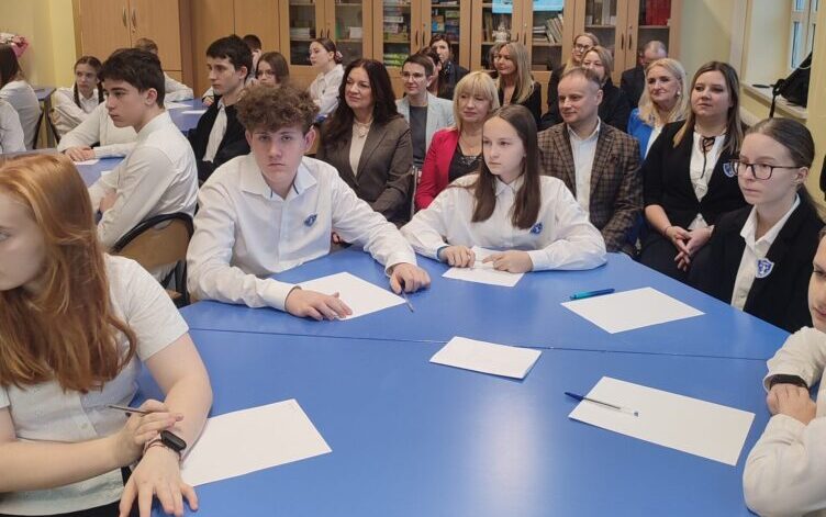 Ząbki - wizyta Wicepremiera Krzysztofa Gawkowskiego w SP. 4