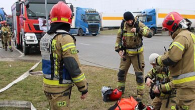 Wołomińscy strażacy ćwiczyli na obiekcie magazynowym w Kobyłce