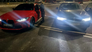 Nie miał prawa jazdy, ale chciał driftować