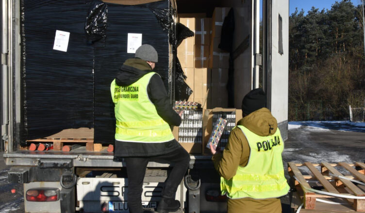 Policja, Straż Graniczna i KAS przejęły ponad 7 milionów sztuk papierosów, tytoń oraz susz tytoniowy