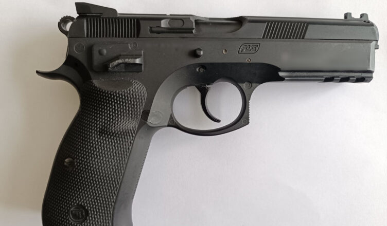 Strzelał z broni pneumatycznej, miał narkotyki, trafił do zakładu karnego