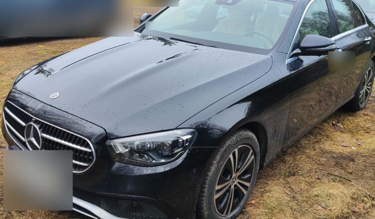 Policjanci odzyskali trzy mercedesy pochodzące z przestępstwa