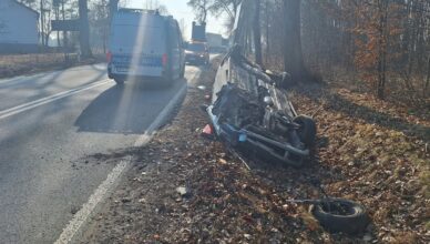 Cztery osoby ranne w wyniku dachowania pojazdu w Wilchcie