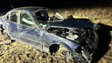 Nie dostosował prędkości do warunków drogowych – dachowanie w Sannikach