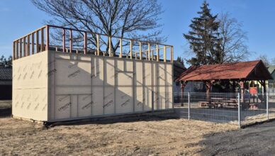 Społeczna inicjatywa w Marianowie: Budowa wiejskiego domku