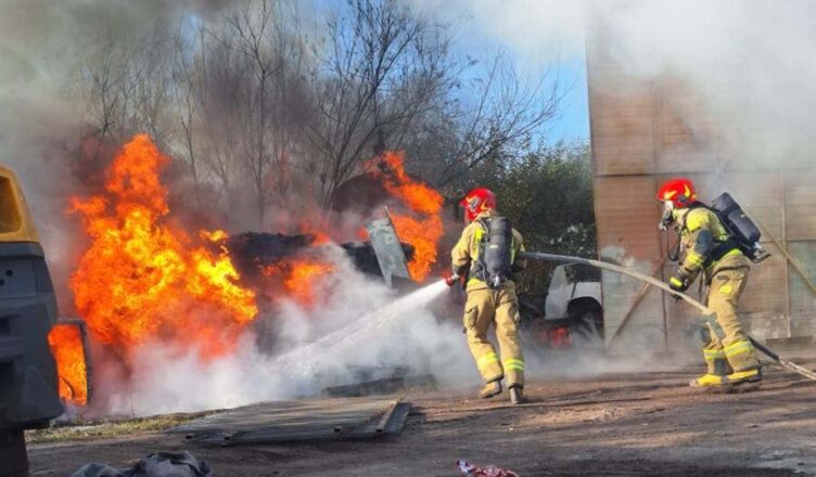 Strażacy z Wołomina w akcji: analiza interwencji i wyzwań lokalnych służb ratowniczych