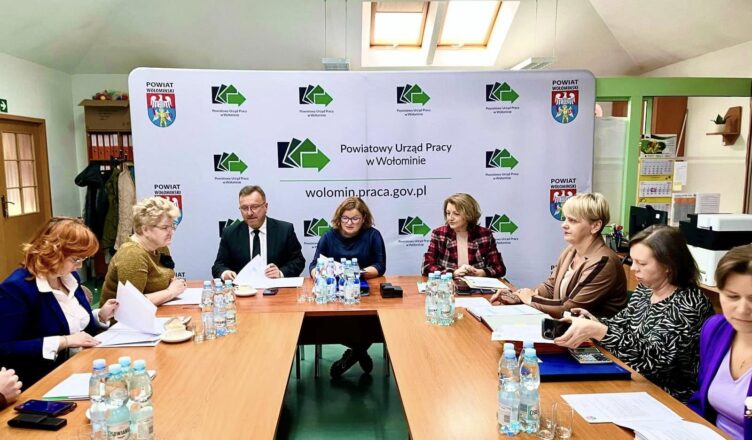 Powiatowa Rada Rynku Pracy debatowała nad przyszłością aktywizacji zawodowej