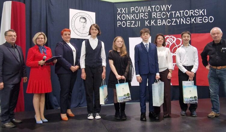 Młodzi artyści w hołdzie Baczyńskiemu – konkurs recytatorski w Tłuszczu