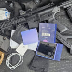 Jechał kradzionym mercedesem. W mieszkaniu i samochodzie policjanci znaleźli ponad 92 kg narkotyków