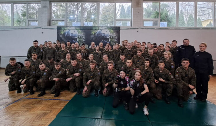 Zostań Policjantem - promocja zawodu w szkole mundurowej PUL w Wołominie