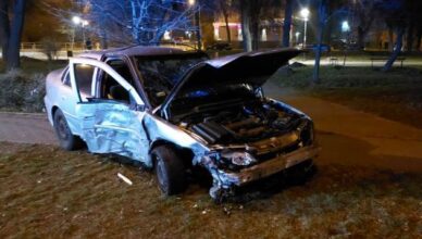 Nietrzeźwy kierowca bez uprawnień spowodował wypadek