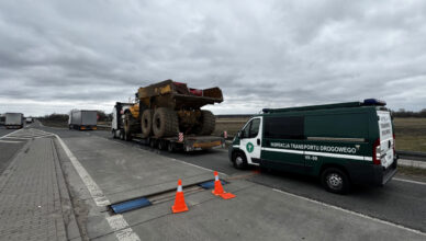 Nienormatywna ciężarówka zatrzymana pod Radzyminem