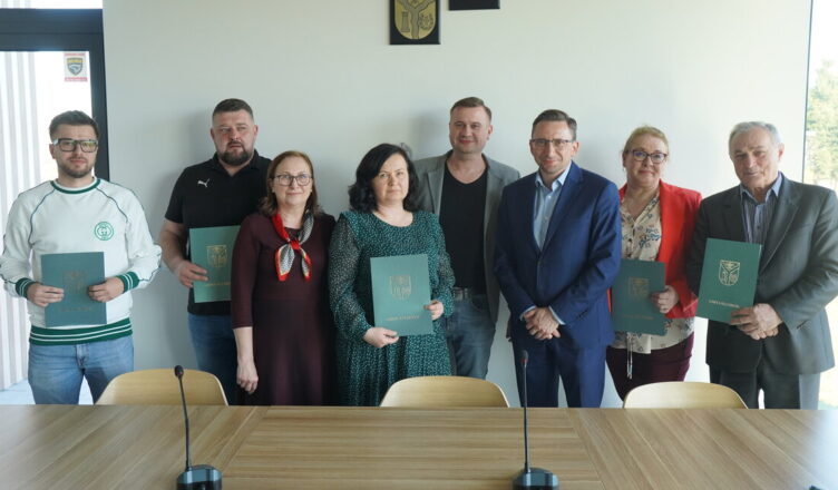 Klembów - Podpisano umowę na upowszechnianie kultury fizycznej i sportu