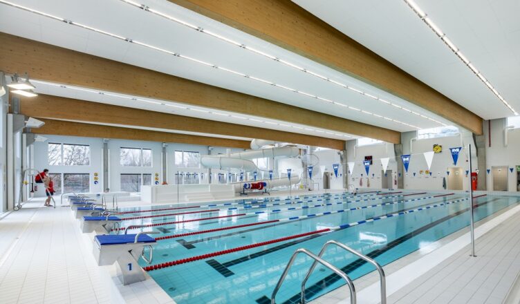 Marki - pływalnia w długi weekend