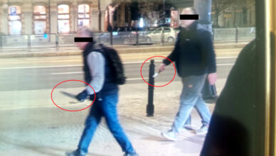Ojciec i syn zaatakowali nożami