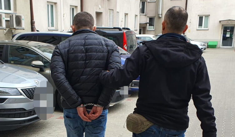 Od kradzieży z kieszeni po 7 zarzutów i tymczasowy areszt