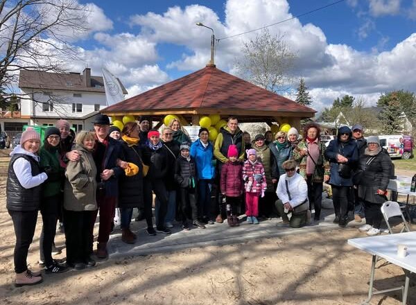 Kobyłka - Altana na Czarnej Kawce otwarta