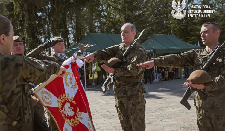 Przysięga wojskowa i promocja podoficerska w 5 Mazowieckiej Brygadzie Obrony Terytorialnej