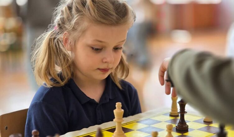 Szachy w Gminie Tłuszcz: Pierwszy Gminny Turniej Szachowy Szkół Podstawowych