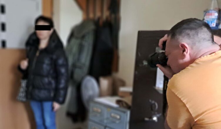 Użyła znalezionej karty płatniczej