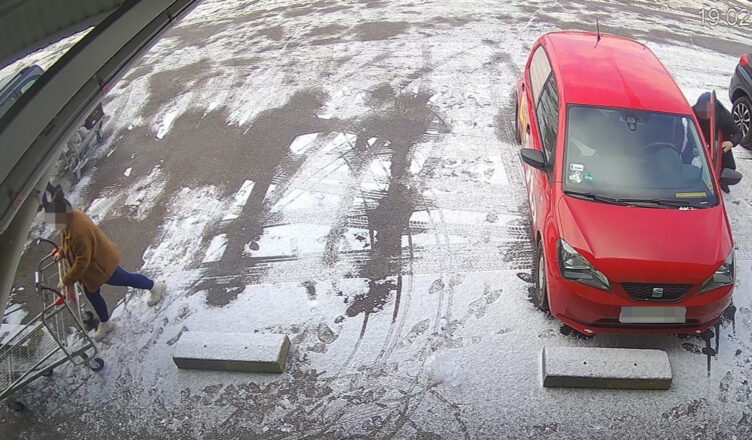 Odstawiasz wózek? Złodzieje nie czekają - kradną w sekundę!