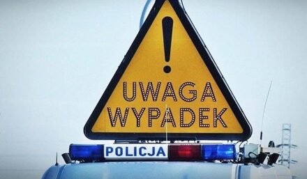 Stres za kierownicą związany z maturą skończył się wywróceniem auta na bok