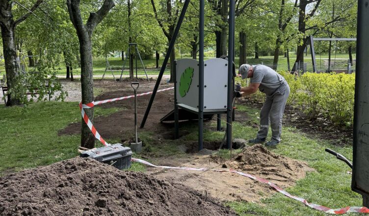 Ząbki - nowe konstrukcje w Parku im. Schuberta