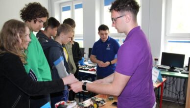 Wybór przyszłości. Młodzież z gminy Dąbrówka na targach szkół średnich